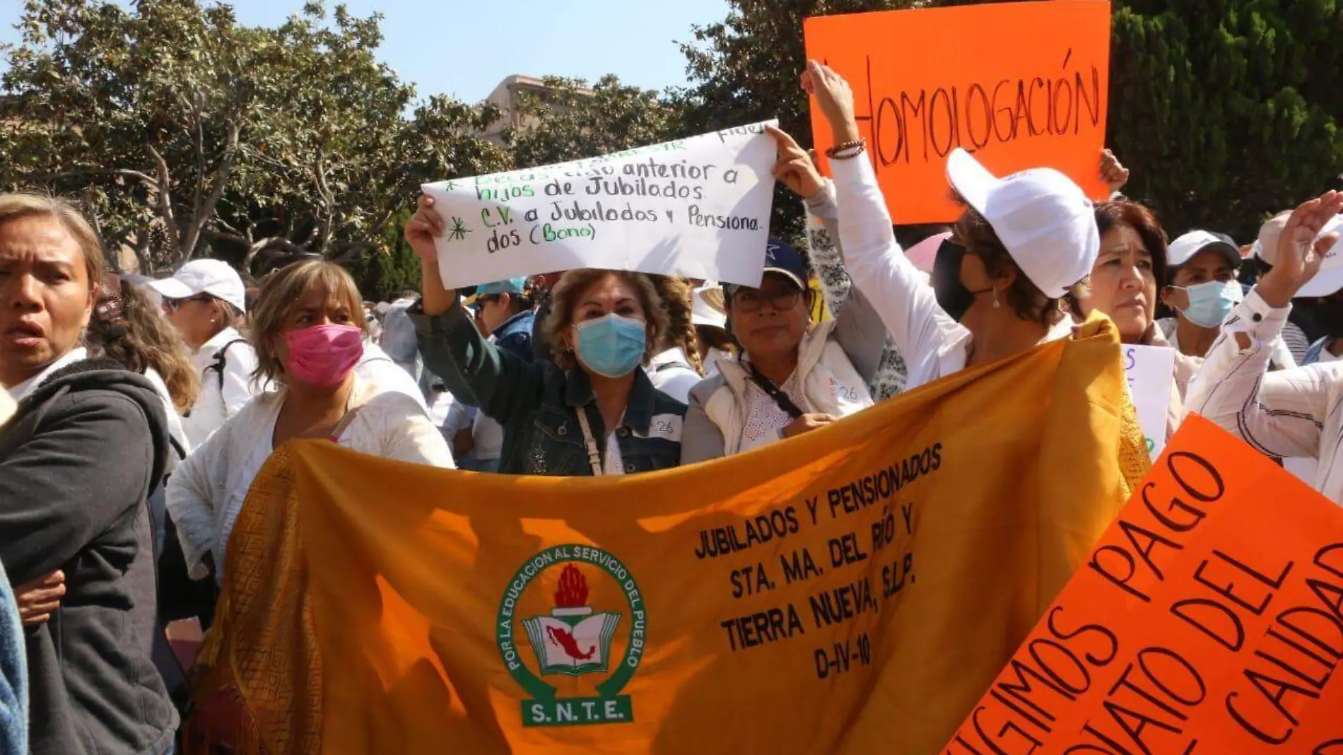 marcha de maestros en SLP